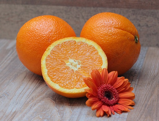 L'huile essentielle d'orange a des proprités fongicides et insecticides