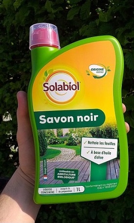 Savon noir concentré Solabiol® pour nettoyer le miellat de pucerons.
