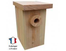 Les mésanges peuvent picorer les stades baladeurs des chenilles de mineuse du marronnier Les mésanges peuvent se nourrir de chenilles et de papillons de mineuse du marronnier.